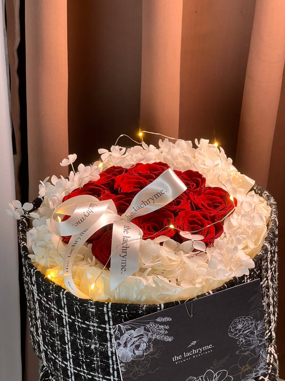 Million Roses in Red (12 Premium Roses)